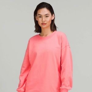 Lululemon Perfectly Oversized Crew Sweatshirt in Raspberry Cream. Size 4.